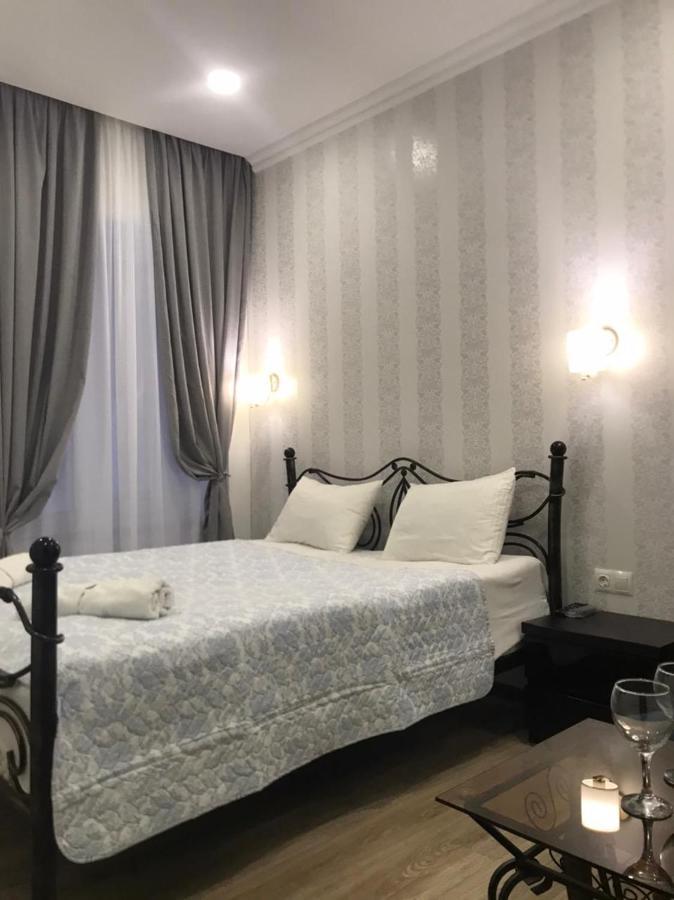Griboedov 13 Aparthotel Tbilisi Exterior foto